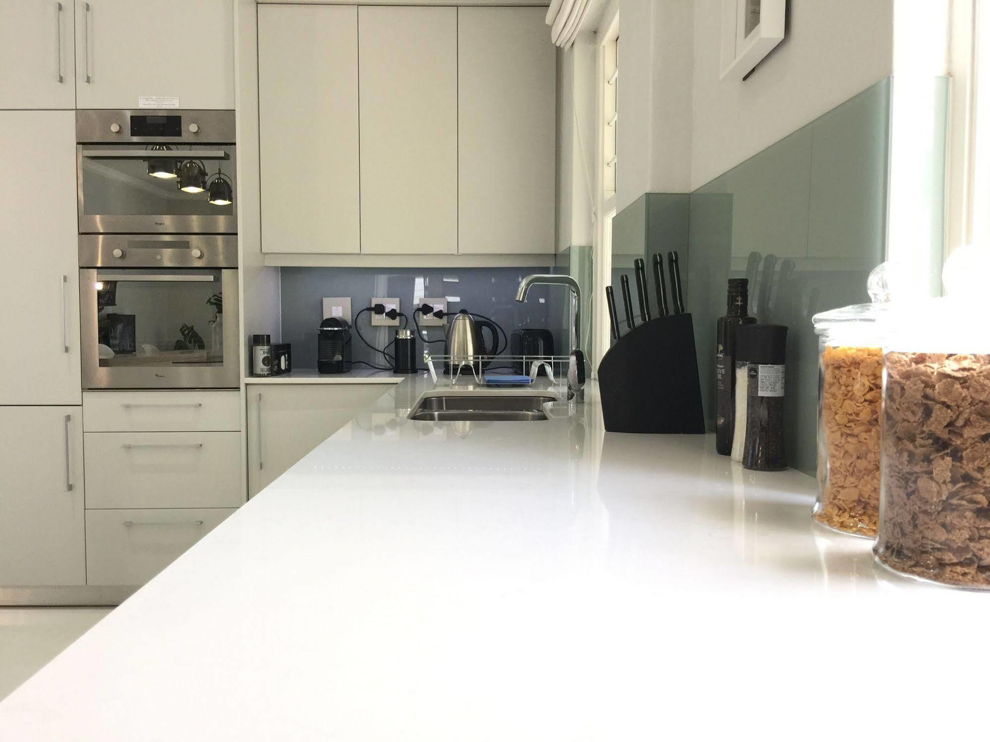 Cricklewood Place - Luxury Holiday Homes Kaapstad Buitenkant foto